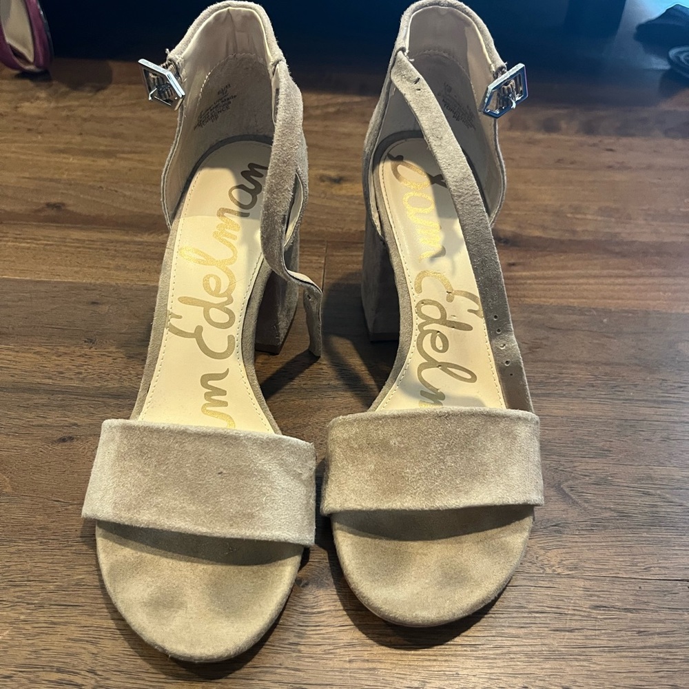 Suede taupe heels